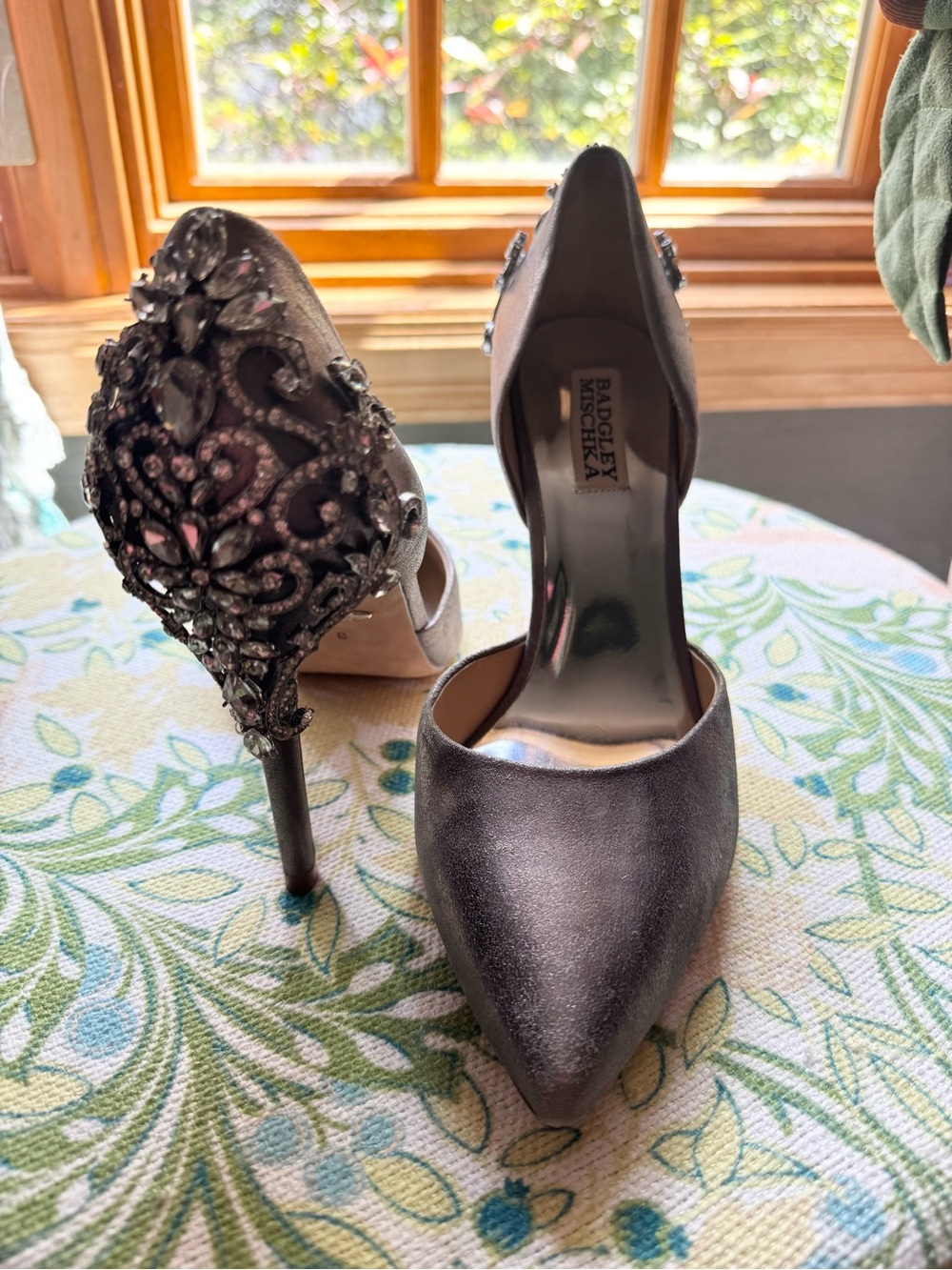 Badgley Mischka Silver Crystal-Embellished Stiletto Heels size 8 worn once - Picture 9 of 10